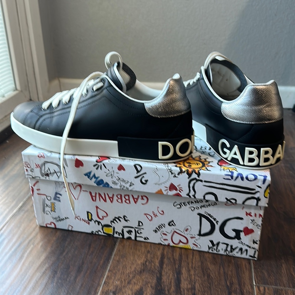 Neiman marcus best seller Dolce&Gabbana
Leather Logo Low-Top Sneakers